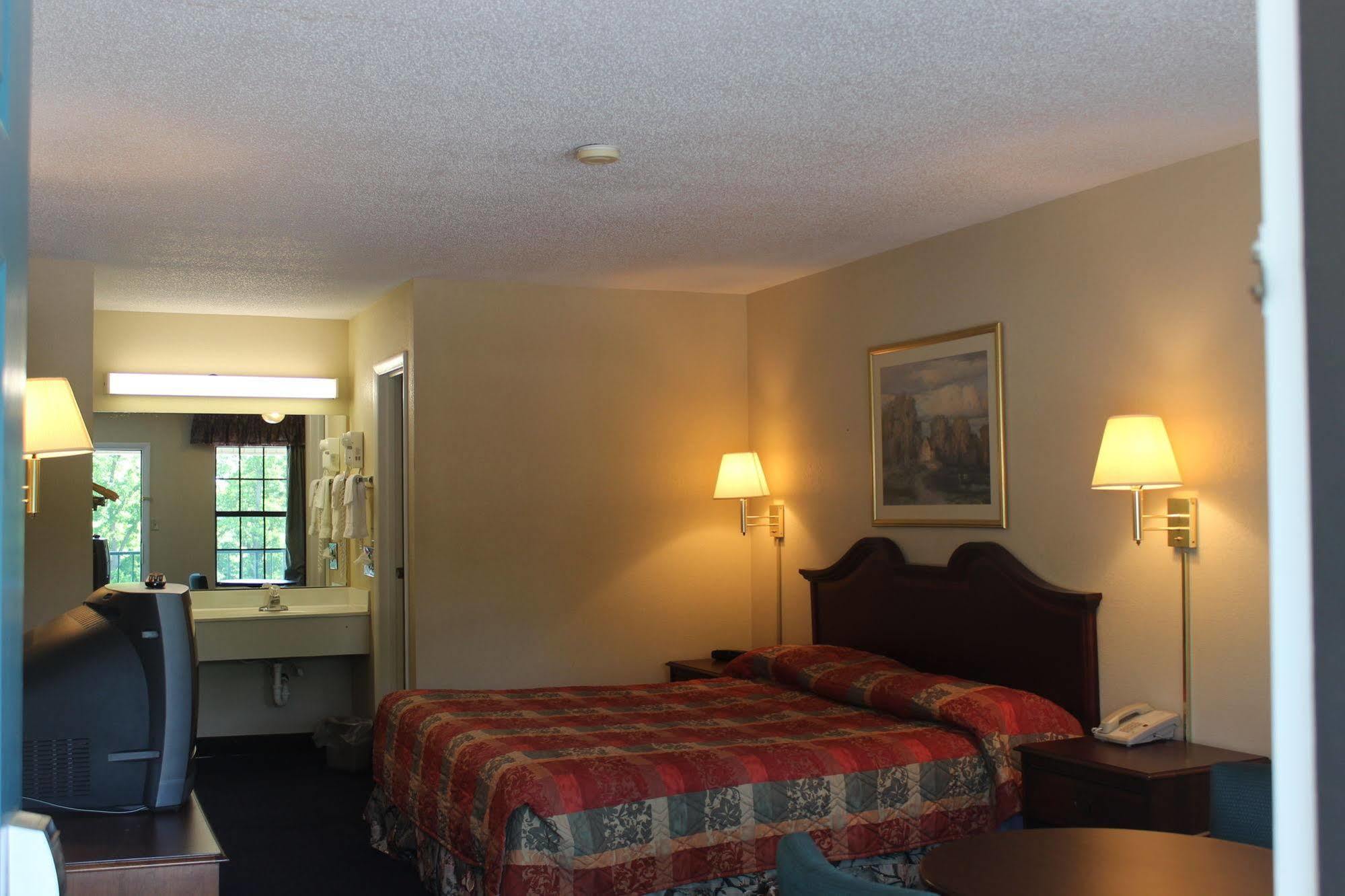 Deer Acres Inn Monroe Bagian luar foto