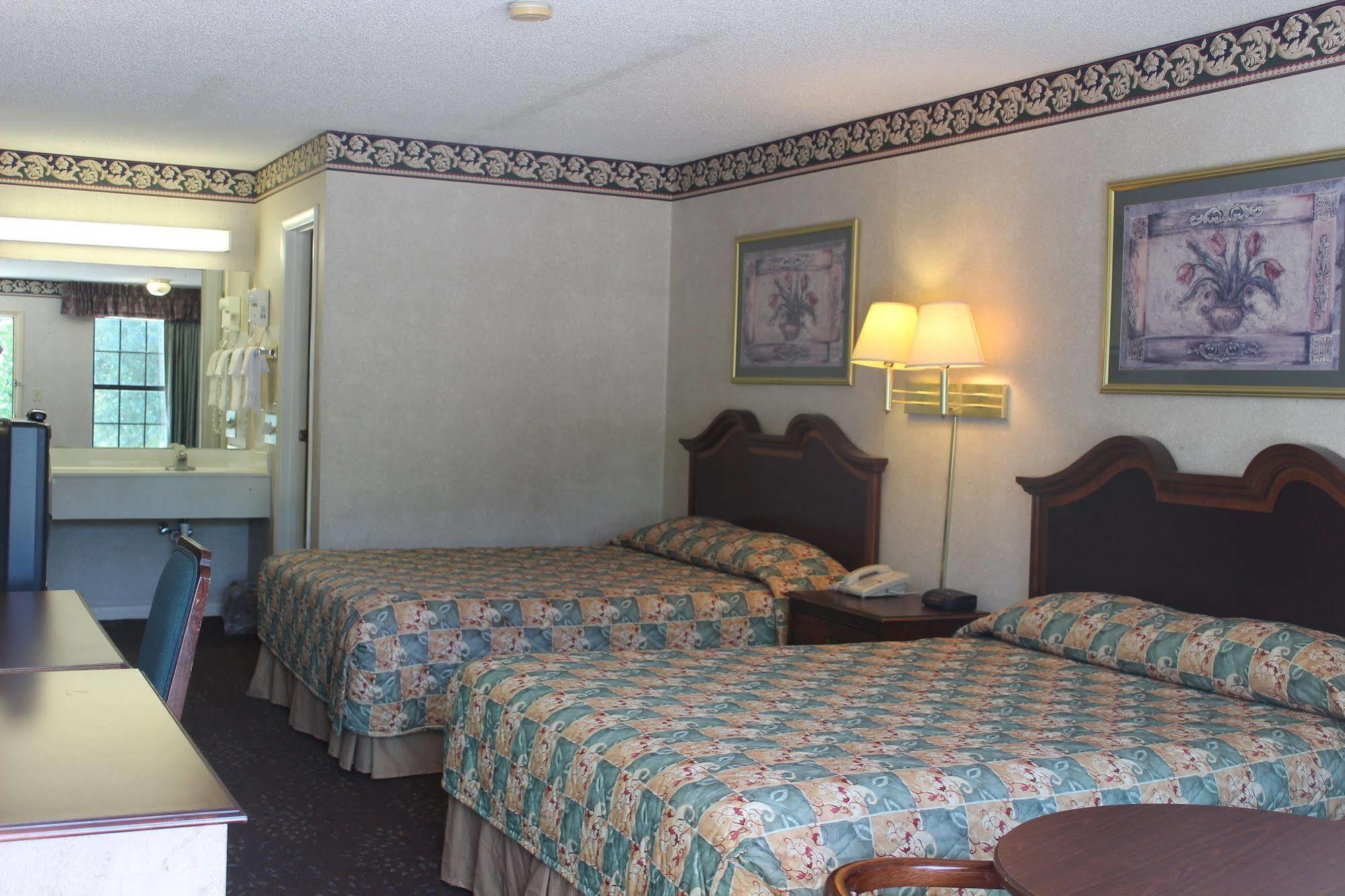 Deer Acres Inn Monroe Bagian luar foto